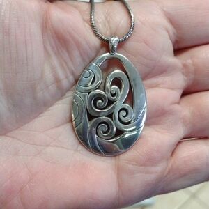 ❤️ BRIGHTON Mingle - Silver Played Adjustable Necklace